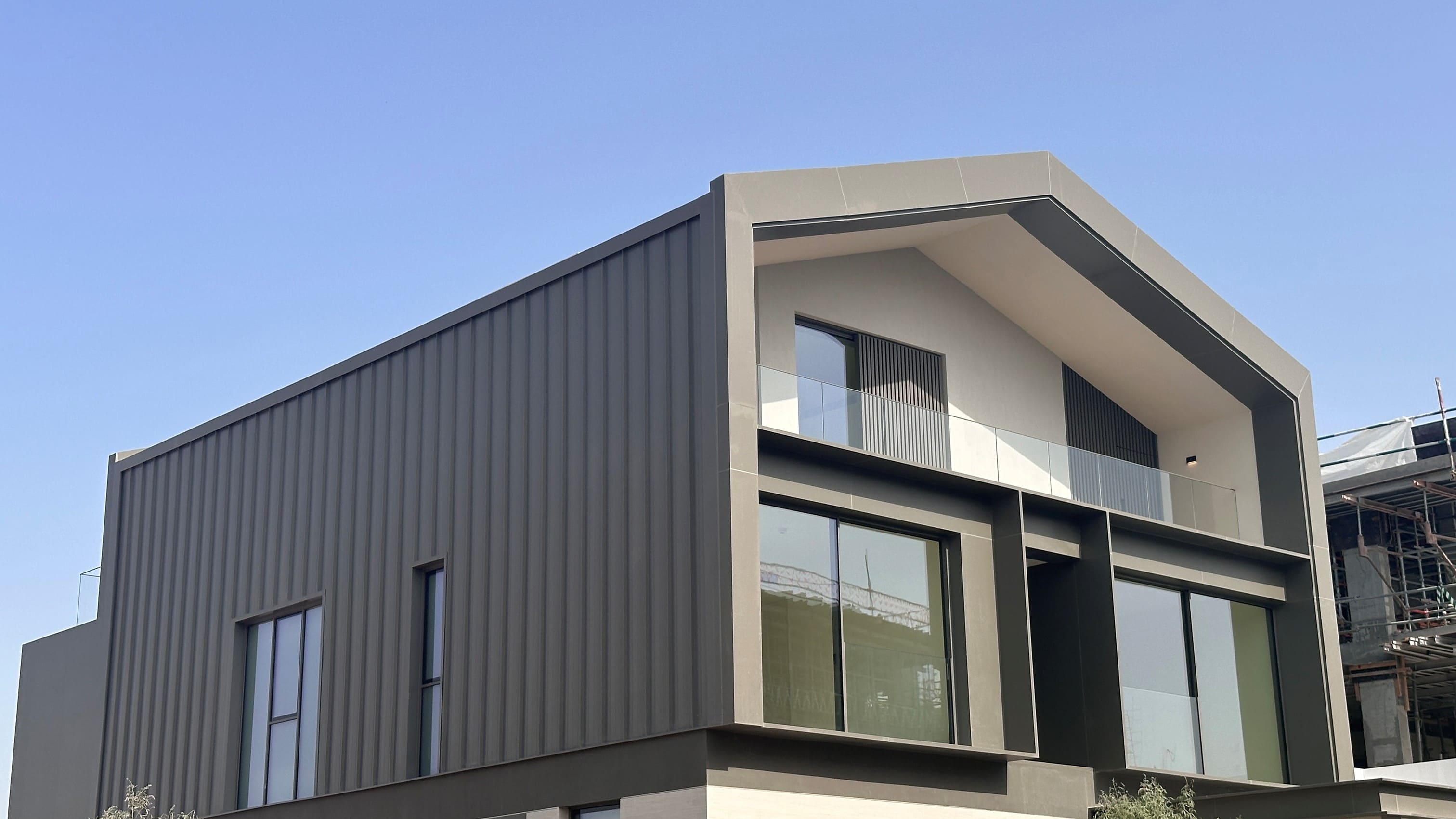 roofing company in dubai